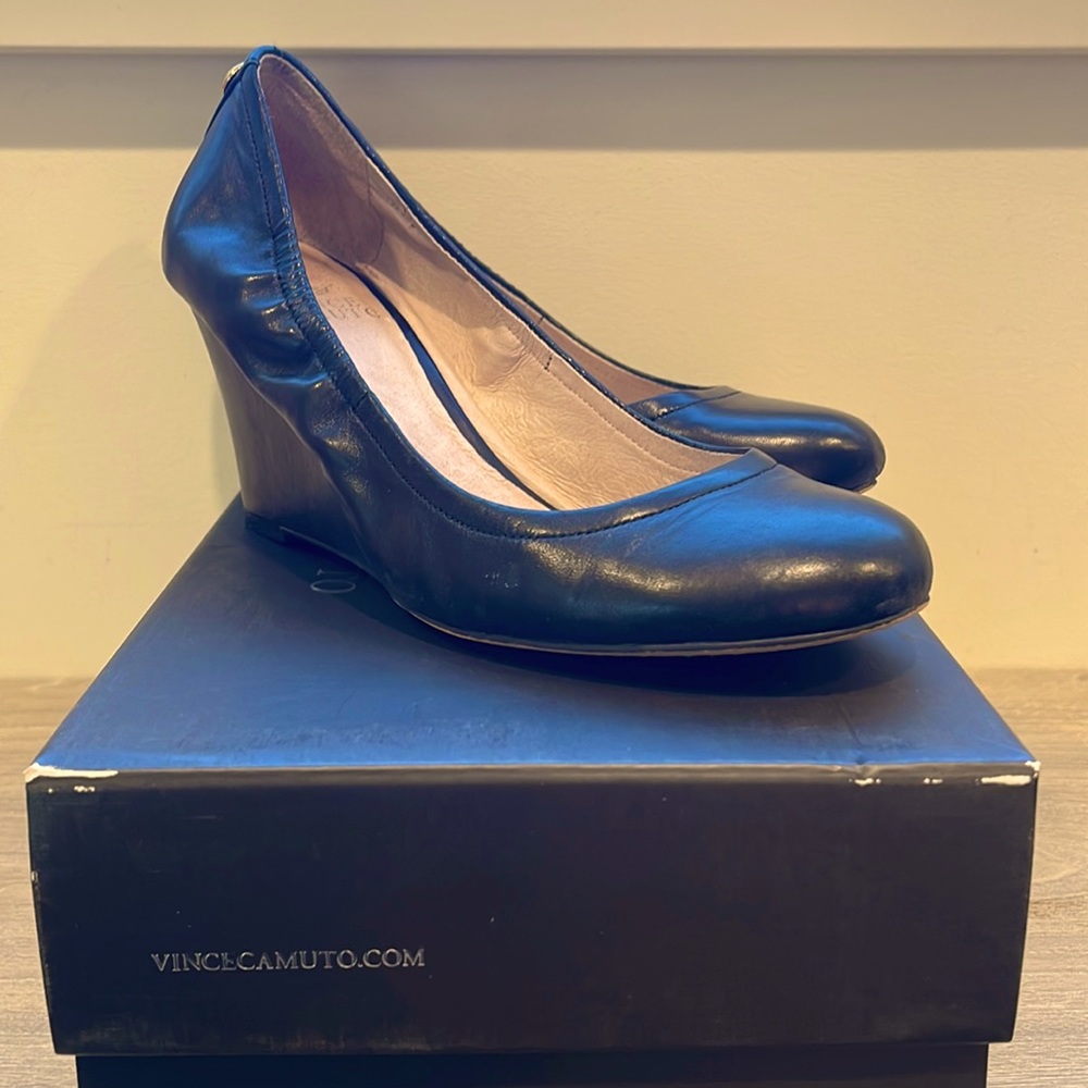 VINCE CAMUTO Elmay Black Wedge Heel